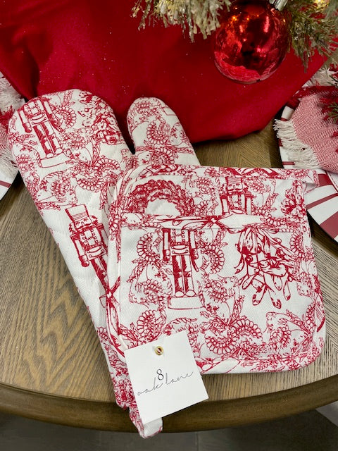 Classic Nutcracker Oven Mitt Set