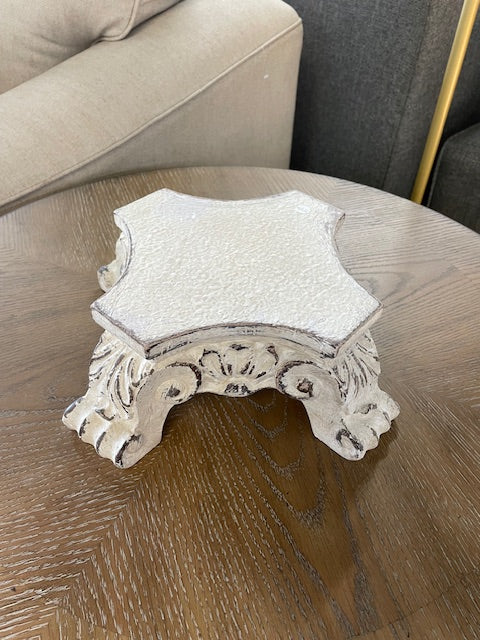 Pedestal Footed Riser