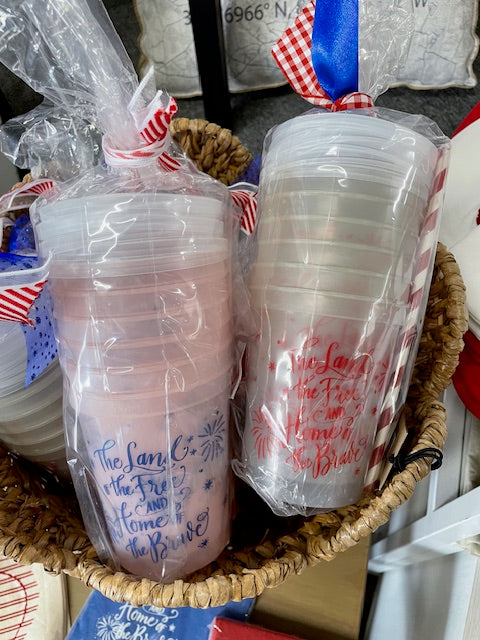 Land of the Free Color Changing Cups with Lids and Straws